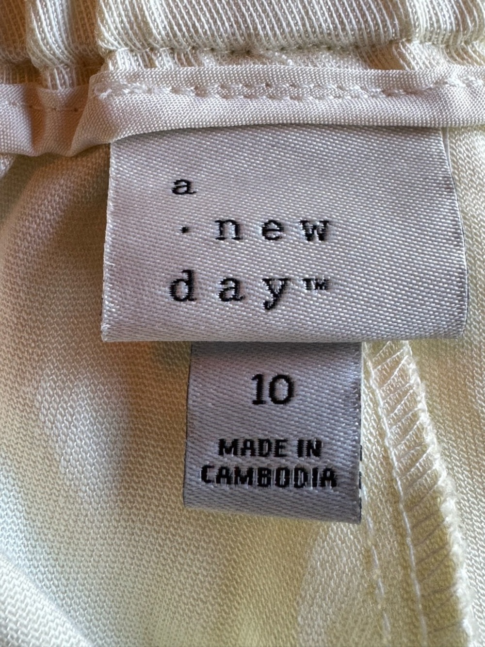A new day Classic Linen Blend Women's Shorts in Cream nwt 10 - Picture 5 of 5